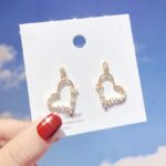 Aretes de Corazón con Florecita y Brillantes