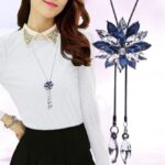 Collar de Flor Plateada y Azul