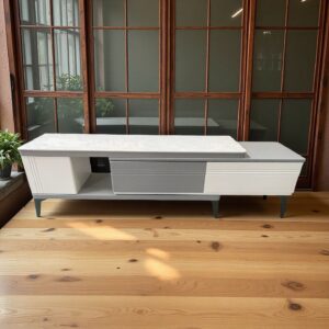 Mueble De TV melamina  (45cm alto) (30cm fondo) (ancho 140 a 200cm )